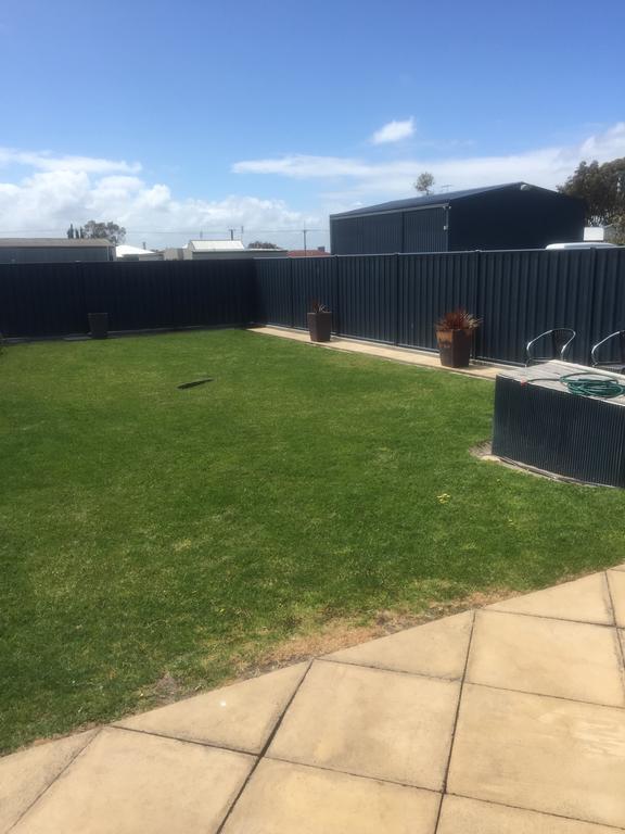 Crown Inn Hotel Kingston Se Bagian luar foto