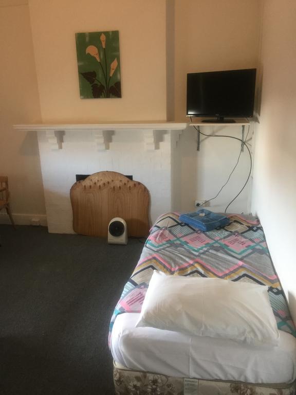 Crown Inn Hotel Kingston Se Bagian luar foto