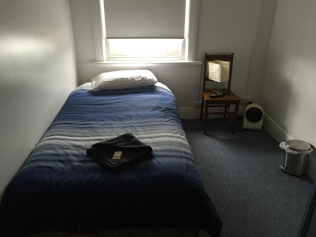 Crown Inn Hotel Kingston Se Bagian luar foto