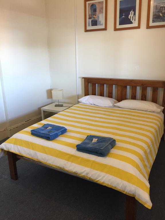 Crown Inn Hotel Kingston Se Bagian luar foto