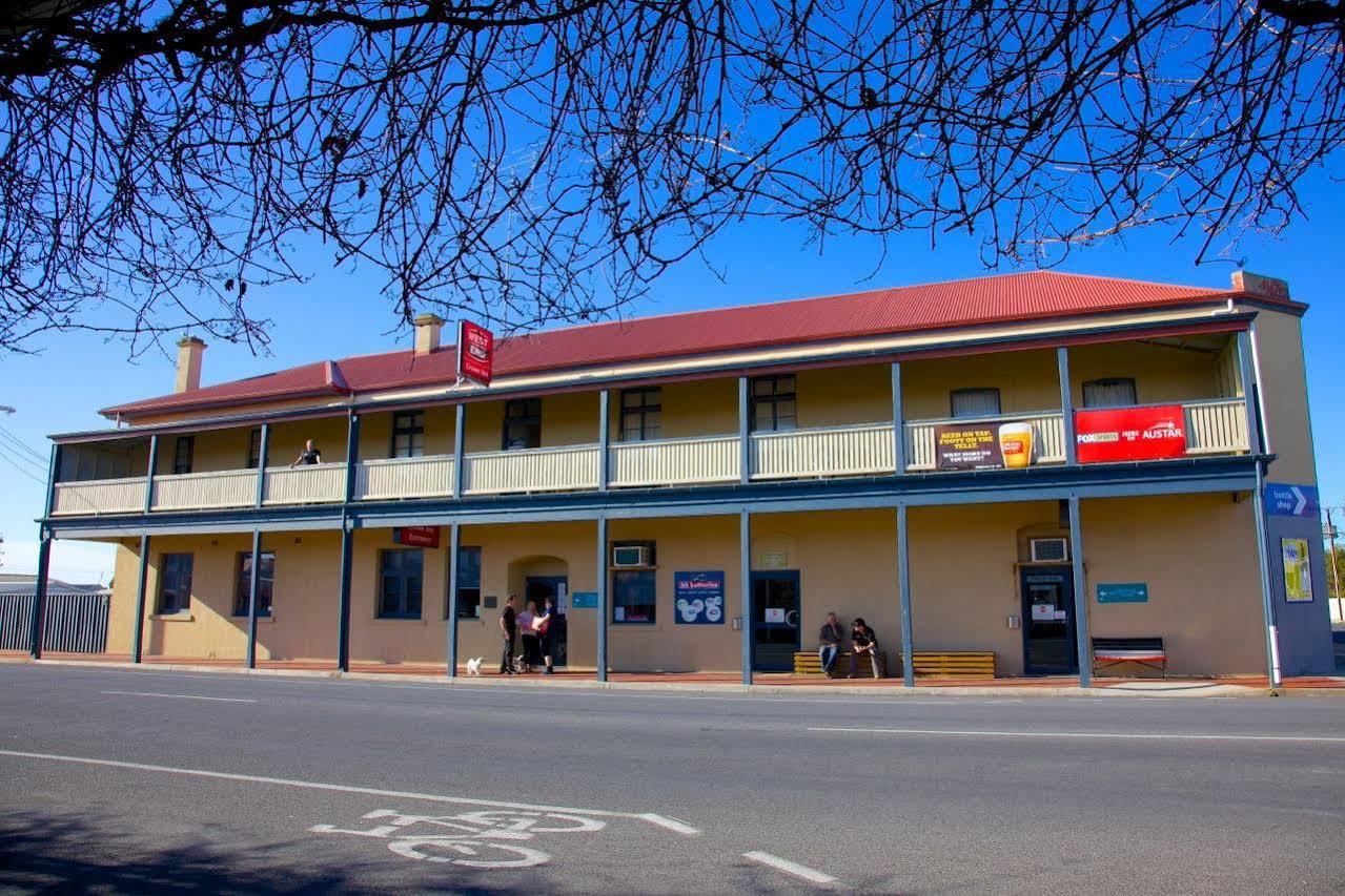 Crown Inn Hotel Kingston Se Bagian luar foto